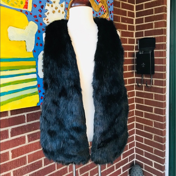 Decree Jackets & Blazers - Decree Black Faux Fur Vest